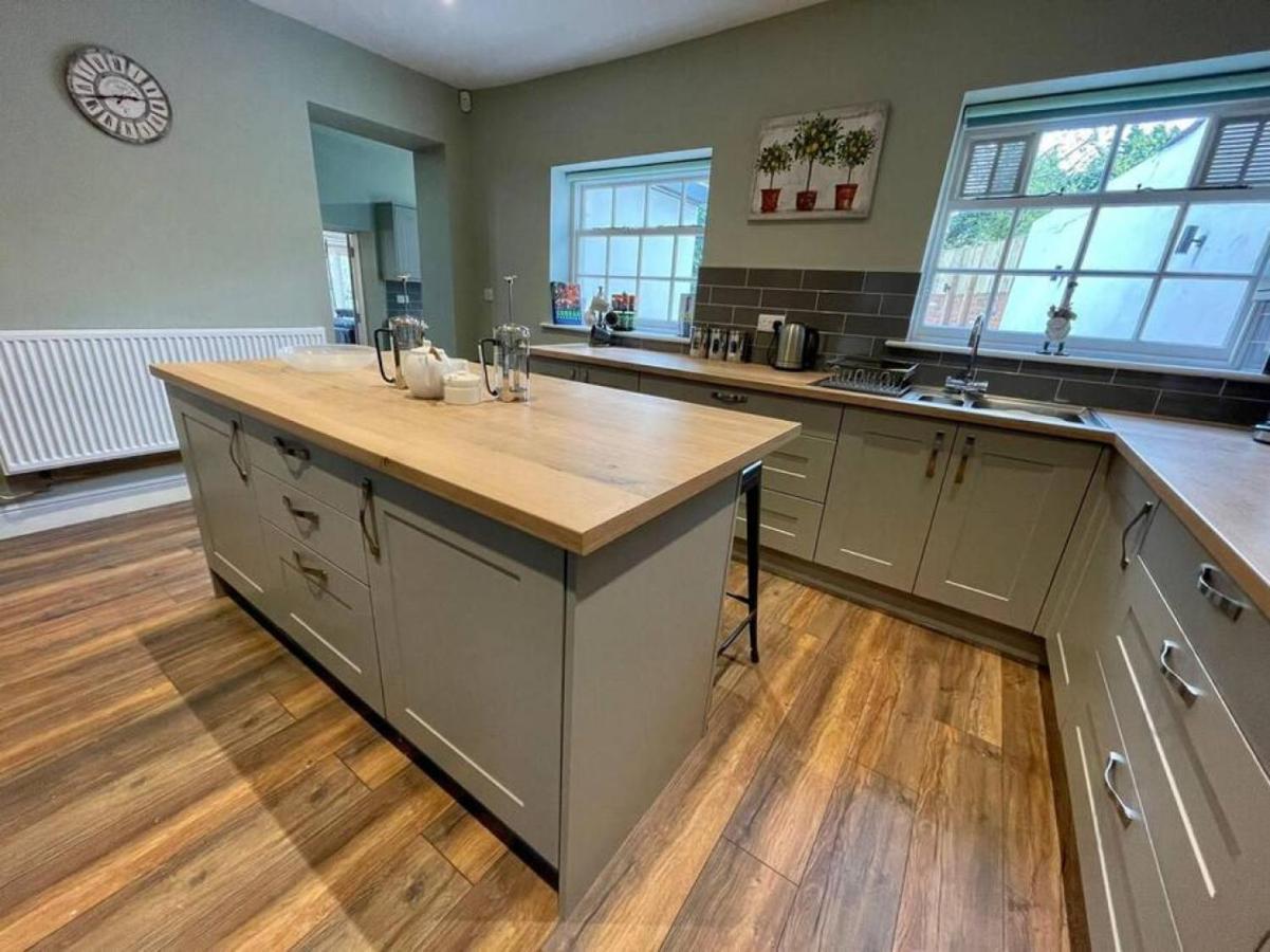 Villa Lydney House Swaffham Sleeps 22 Exterior foto